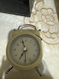（分類：）位於 。 由 thrift.ie 提交（商品編號 1437365159，圖片 1）。簡介： 。