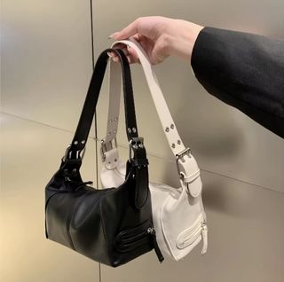 (Category: ) located in . Submitted by thestyleedit.co (Listing ID 1437296446, Image 1). Description: .