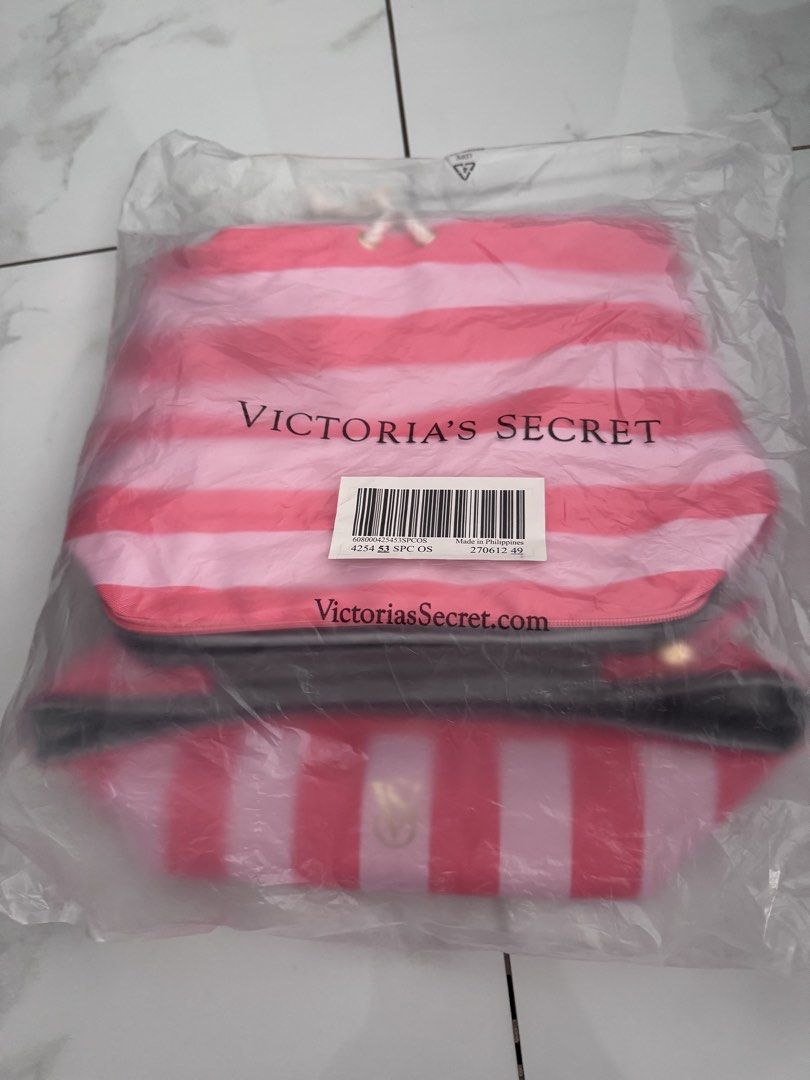 VS VICTORIAS SECRET BAG (Category: Beach Bags) located in Quezon City. Submitted by prelovedsaleitems (Listing ID 1437250116, Image 1). Description: .
