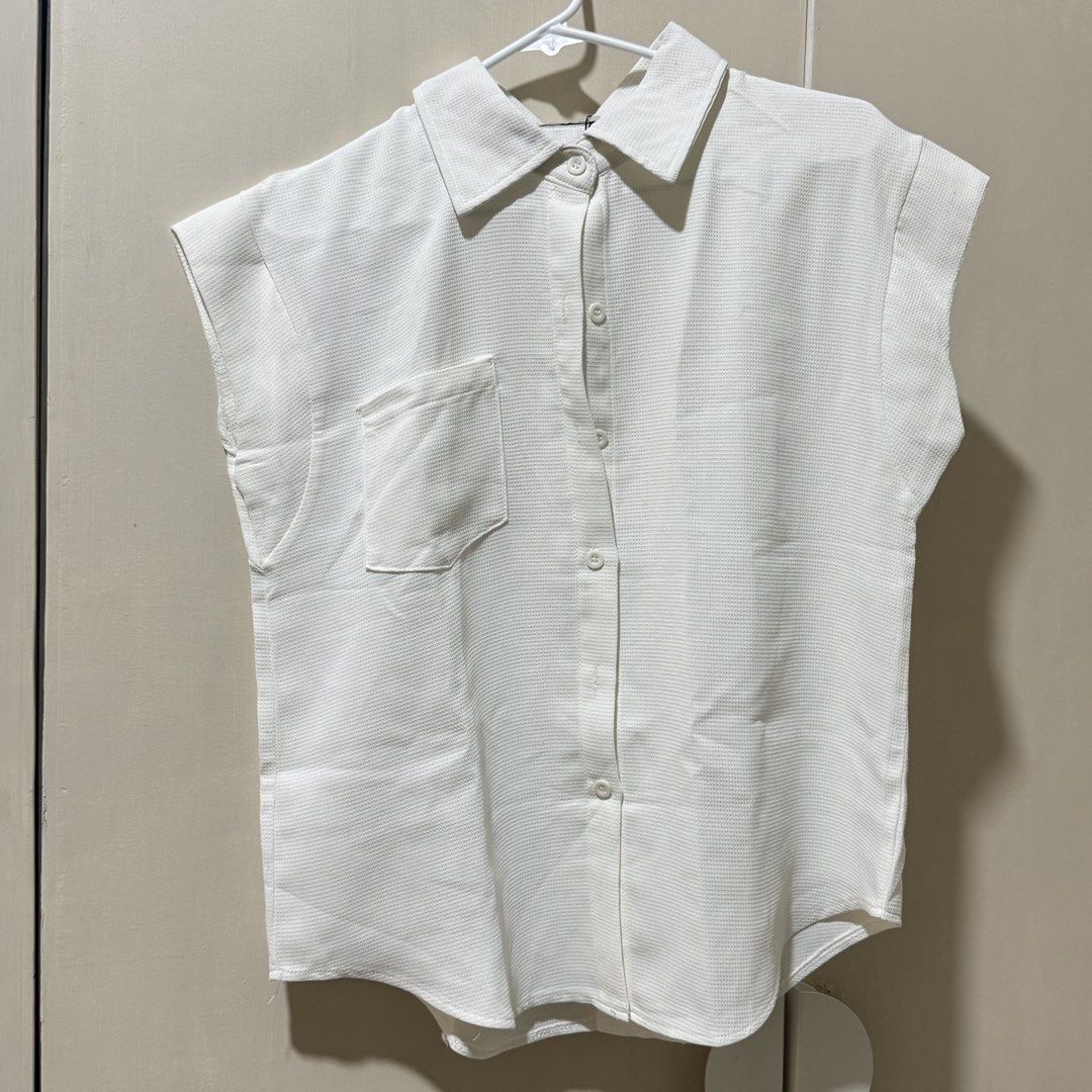 White Coordinates (Category: Sets or Coordinates) located in Caloocan City. Submitted by 17.4.26 (Listing ID 1437298979, Image 1). Description: - White Casual Coordinates - Unused - RFS: Decluttering - Loc: SMFairview/North Caloocan.