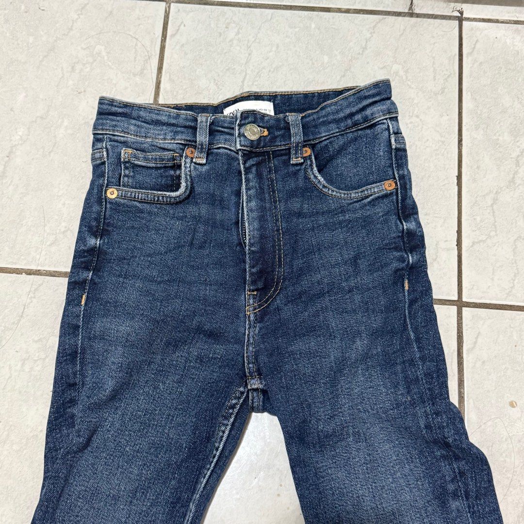 Zara Jeans (Category: Jeans) located in Quezon City. Submitted by arejayzon (Listing ID 1437260606, Image 1). Description: .