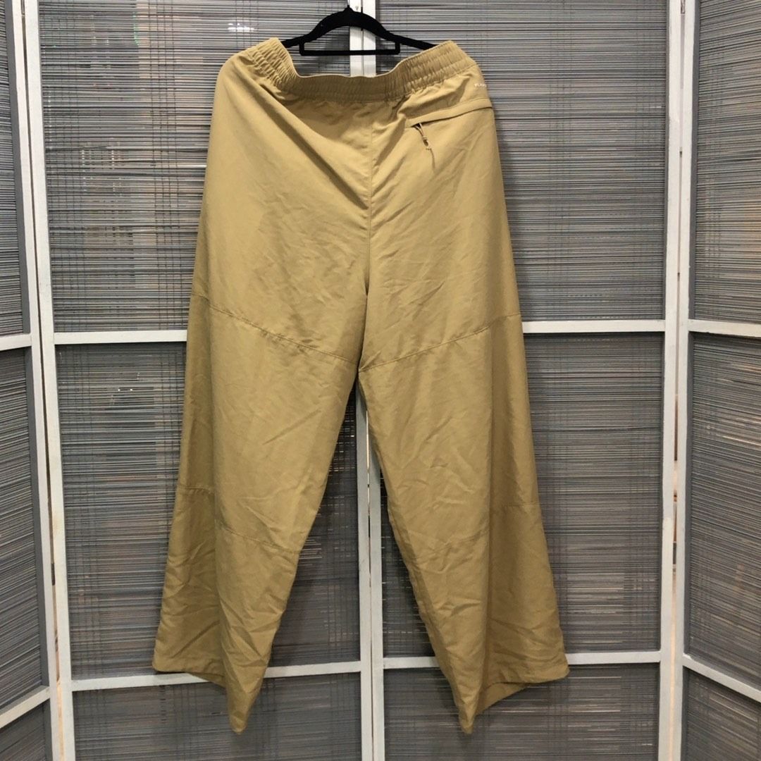 267001628 THE NORTHFACE CLOTHES PANTS (Category: Luxury Apparel) located in Taguig. Submitted by ecoring.ph (Listing ID 1437419143, Image 2). Description: ◆CONDITION: AB ◆DESCRIPTIONS: (Other defects/info:) The body of the pants shows signs of use but remains in new and good condition. * SIZE: ◆ WAIST: 36inches. (approximately only) ◆ RISE FRONT: 13inches. (approximately only) ◆ LENGTH: 41inches. (approximately only) ◆INCLUSIONS: NONE ⚠︎Please no