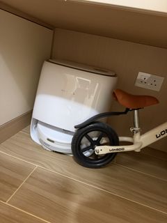 Floor Sweeping and Mopping Robot458742241911132160