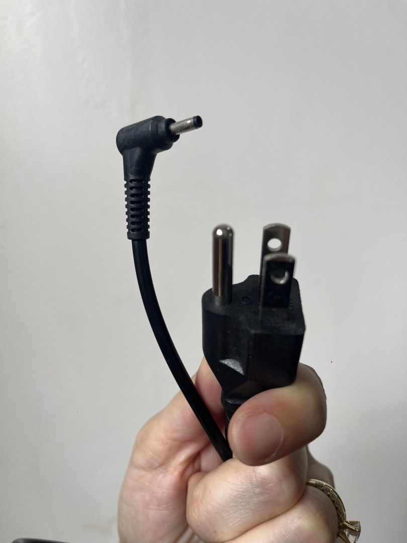 Acer Liteon PA-1700-02 AC Adapter (Category: Chargers) located in Quezon City. Submitted by kon.mari.8 (Listing ID 1437427458, Image 3). Description: Original Acer Lite-On 45W Laptop Charger Model: PA-1700-02 Output: 19V 2.37A Connector: 3.0mm x 1.1mm small pin Standard US plug Right-angled connector Includes velcro strap for cable management Tested working and in good condition. Purchased from SM Megamall Cyberzone for around p1,200. Compatible 