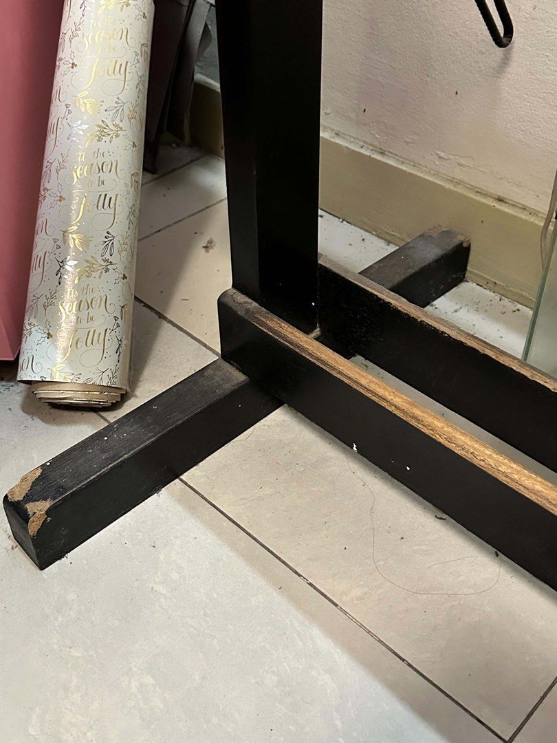 Acrylic Drafting Table (Category: Tables & Sets) located in Manila. Submitted by moraxna (Listing ID 1437514480, Image 2). Description: FOR SALE: Drafting Table 😭✍️ Madaming issues na… kayo na humusga based sa pics HAHAHA but still usable naman pag inayos especially for students na nagtitipid. 📌 Issues: – scratches – signs of wear (yung iba sa baba nginatngat ng aso ko hahaha) – medyo may topak na in some parts charot (wala na yung ibang screws