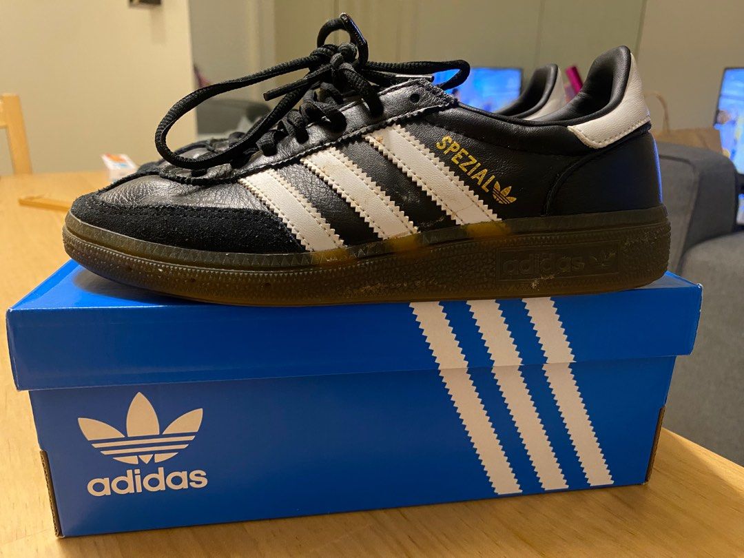 Adidas Handball Spezial (Category: Sneakers) located in Mandaluyong City. Submitted by scdls (Listing ID 1437550322, Image 3). Description: Srp: 5.3k because of sale Rfs: I barely used it because i always hesitated to wear it with my style (like 10 times in 2 years??) so I think it’s time to give it to someone who can use it more than I did - with box - I can do meetups around Makati - very comfy actually - I will also get it professionally clean