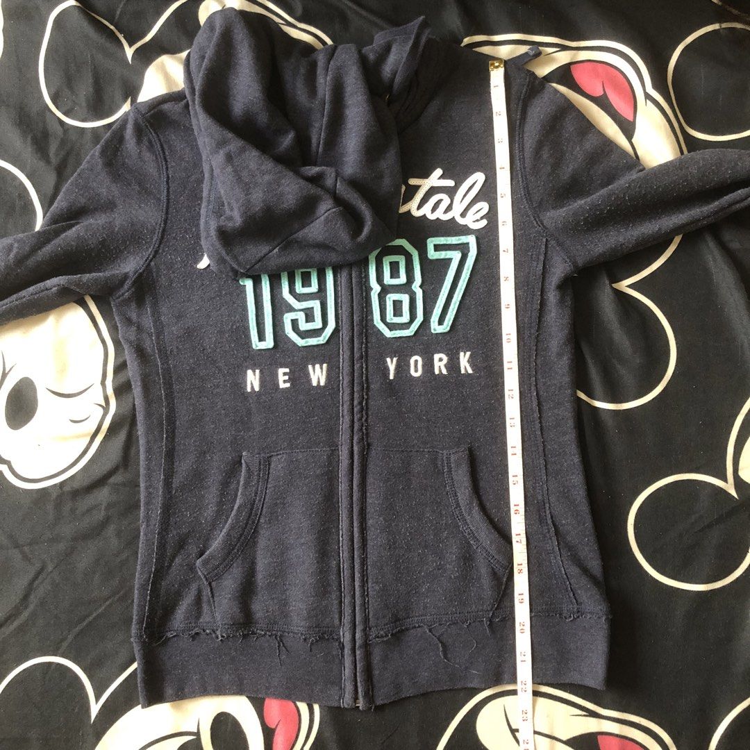 Aeropostale Full Zip Hoddie Jacket 16x22 inches Women (Category: Longsleeves) located in Manila. Submitted by ohdrew (Listing ID 1437447738, Image 3). Description: Aeropostle Full Zip Hoddie Jacket 16x22 inches 280.