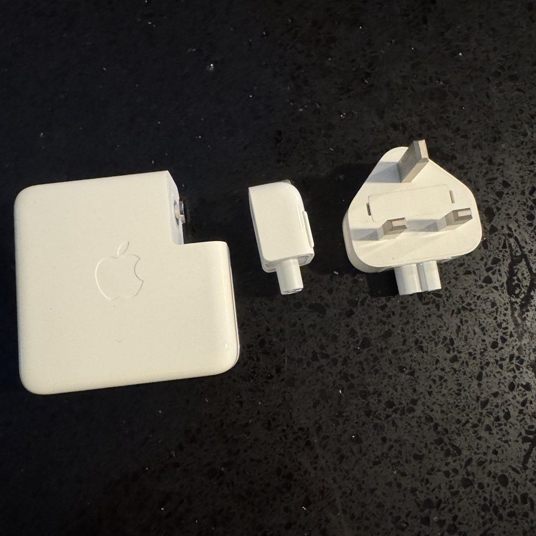 Apple 61W USB-C Power Adapter452138084410347521