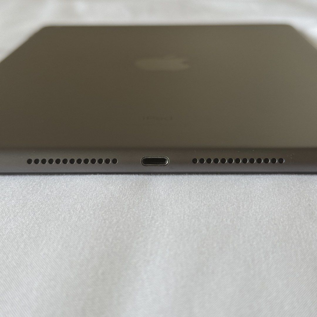 Apple iPad 9th Gen (Category: iPad) located in Manila. Submitted by averioph (Listing ID 1437469759, Image 3). Description: Note: Seller is currently out of the country, item will be available from May 29 onwards - Smooth - Lady owned - Lightly used - lightning cable included - almost new case included - RFS: Upgrade For self pickup only. Pickup location is Sampaloc, Manila. .