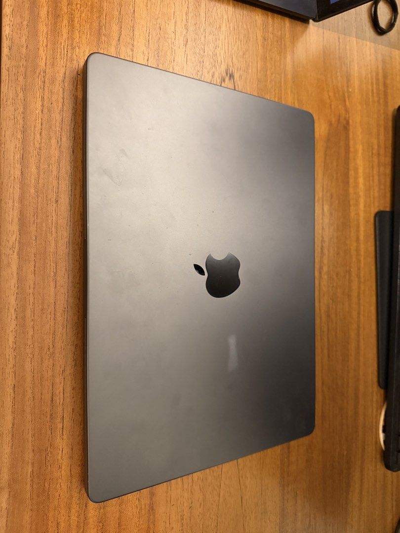 Apple MacBook Pro 14 - Space Gray451892394224537600