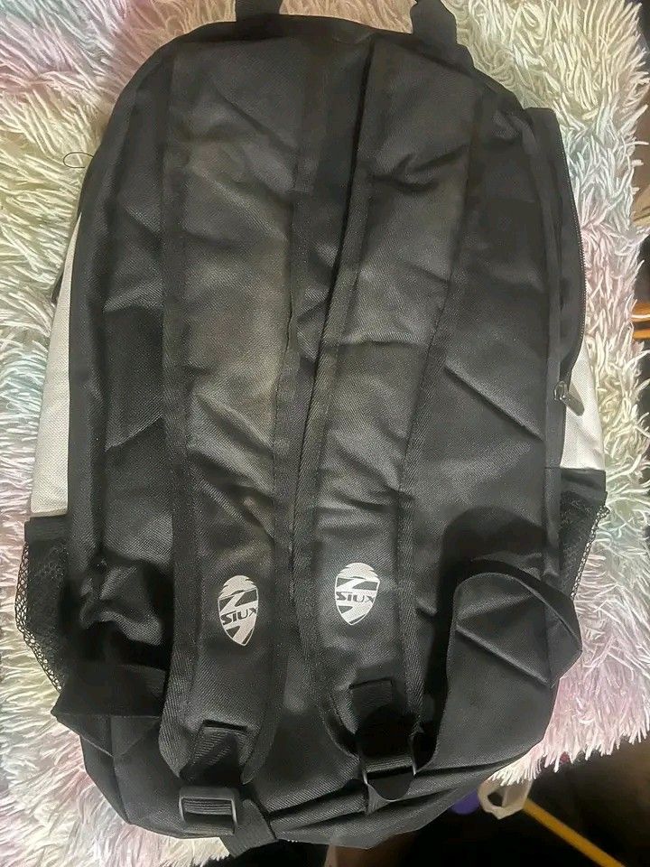 Authentic Siux Fusion (Category: Backpacks) located in Marikina City. Submitted by ms.crybabe (Listing ID 1437432991, Image 2). Description: Authentic Siux Fusion padel backpack Available on sale‼️‼️ Sale at 500✅✅.