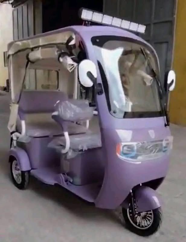 Avia G3 (Category: Bicycles) located in Manila. Submitted by carlmark06 (Listing ID 1437438208, Image 3). Description: Avia G3 ⚡️⚡️ ☑️Specifications ➡️Motor:2200watts ➡️Tianneng a+battery ➡️60volts 20ahmp ➡️Disc break ➡️Digital panel Guage ➡️W/anti theft alarm ➡️W/keys and remote ➡️W/speed selector ➡️W/accelerator ➡️W/foot break ➡️W/signal light ☑️Inclusion ➡️Trapal ➡️Side mirror ➡️Mini fan ➡️Crownlight ➡️Automatic wiper ➡️Reverse camera ➡️Audio 