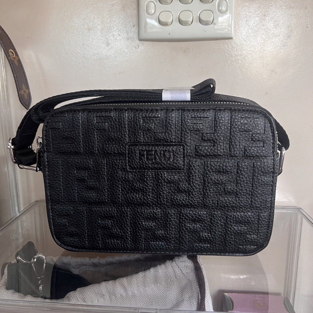 Black cam bag (Category: Cross-body Bags) located in Cotabato. Submitted by kokipsy76 (Listing ID 1437408916, Image 1). Description: New No return no exchange .