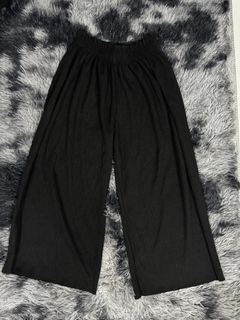 (Category: ) located in . Submitted by 22B_Garments (Listing ID 1437457424, Image 1). Description: .