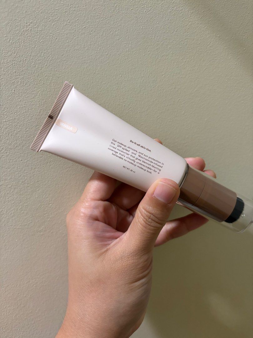 BLK SKIN TINT SHADE: VANILLA (Category: Makeup) located in Quezon City. Submitted by prettygoose99 (Listing ID 1437421703, Image 2). Description: Bought this for 649 sa sm baguio 2 days ago and di talaga siya swak sa skin type ko. :(((.