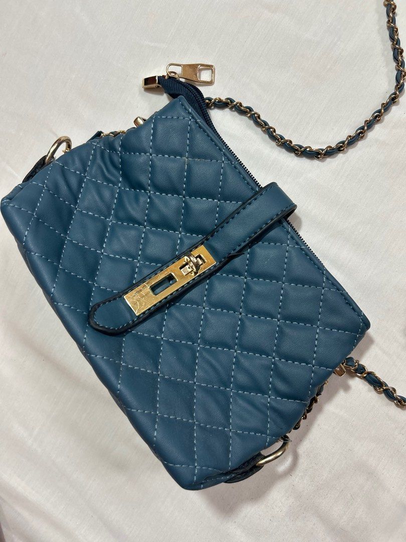 Blue Quilted Leather-Style Handbag with Chain Accent (Category: Cross-body Bags) located in Baguio. Submitted by robthegoddess (Listing ID 1437437937, Image 2). Description: .