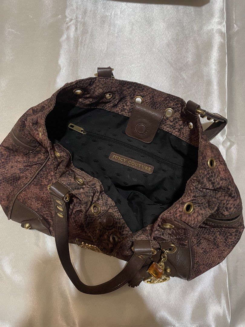 Branded Bags for Sale (Category: Luxury Bags & Wallets) located in Muntinlupa City. Submitted by hellotia (Listing ID 1437506322, Image 3). Description: Brands: In good condition: Juicy Couture Heavily Used: Guess Burberry Fendi (The other three bags are heavily used, so dont expect much. I can send u pics for more up close images of the flaws) Selling for only ₱1,700 for 4 bags ₱1,200 for the Juicy Couture Bag only.