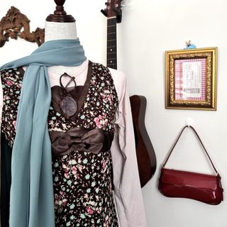 (Category: ) located in . Submitted by lovednwardrobe (Listing ID 1437462975, Image 1). Description: .