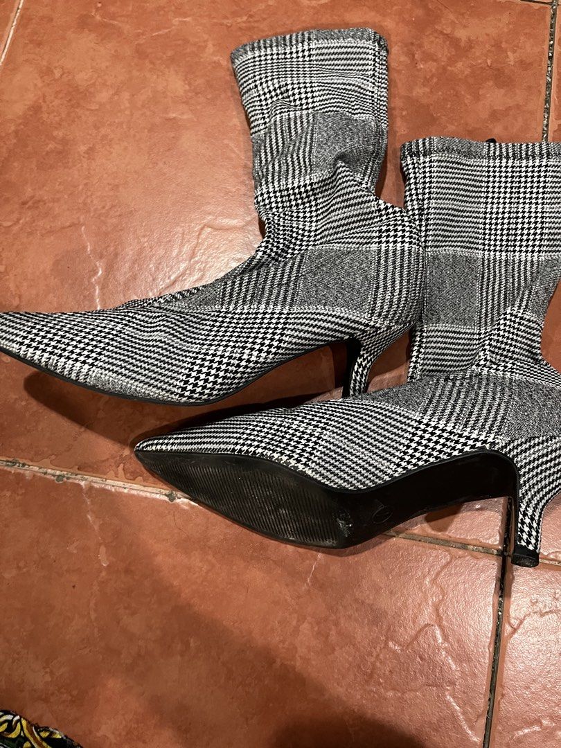 Checkered Heels (Category: Boots) located in Abucay. Submitted by ablum (Listing ID 1437468537, Image 1). Description: .