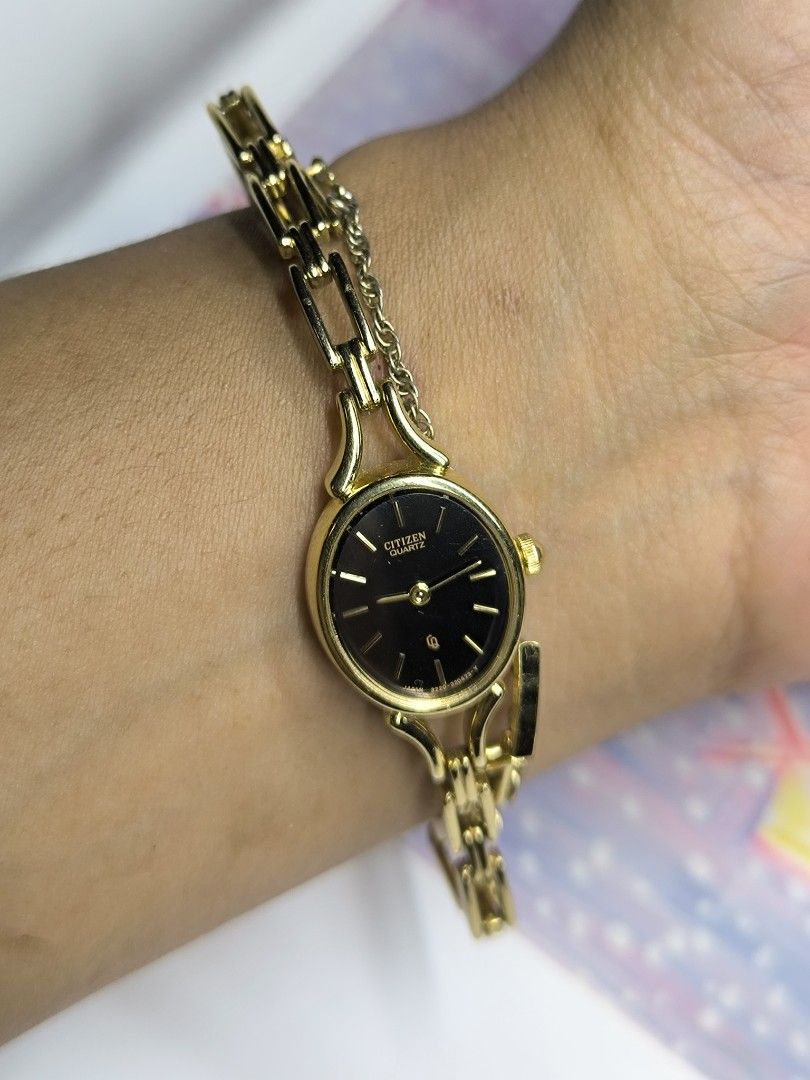 Citizen dainty watch (Category: Women's Watches) located in Pasay City. Submitted by cassiuss (Listing ID 1437486118, Image 3). Description: Excellent condition No tarnish New battery installed.