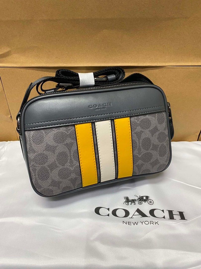 Coach Graham Crossbody Bag (Category: Sling Bags) located in Manila. Submitted by msddirectfactoryoutlet (Listing ID 1437466153, Image 1). Description: US Grade 100%.