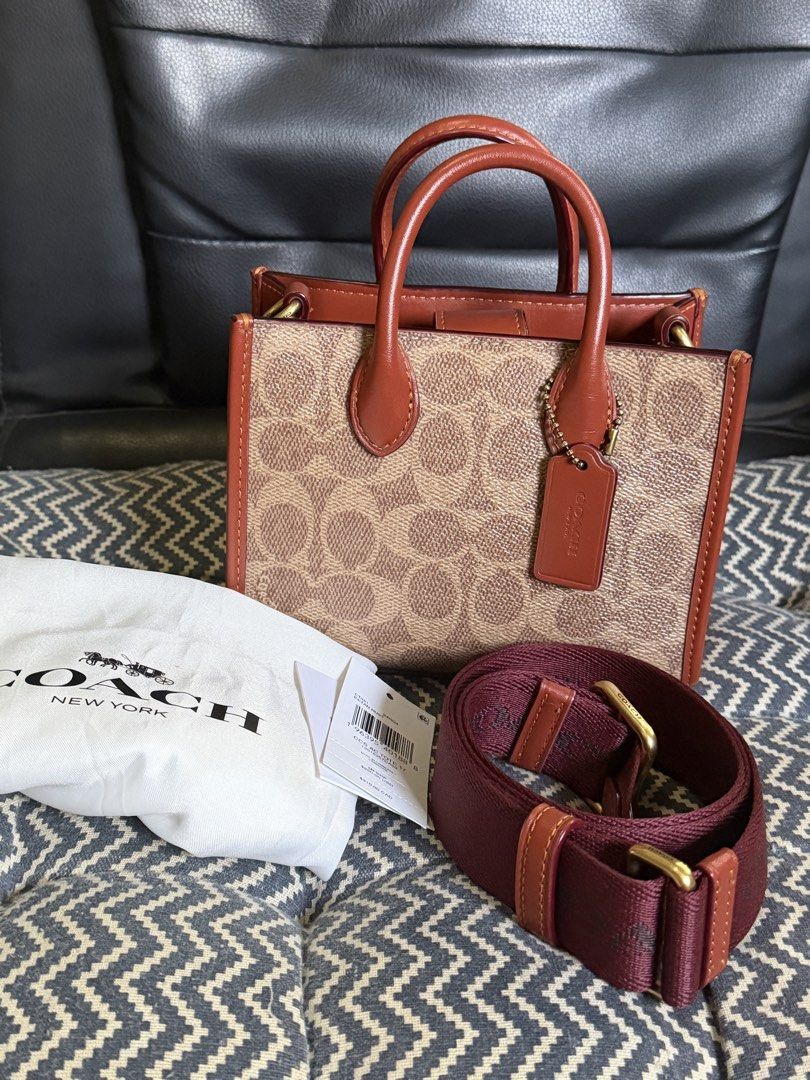 Coach (Retail) Mini Bag (Category: Luxury Bags & Wallets) located in General Santos City (Dadiangas). Submitted by itsgemz (Listing ID 1437404138, Image 1). Description: Coach Ace Tote 17 Authentic Retail item Natanggalan lang ng 2-3 stitches sa pocket sa loob .