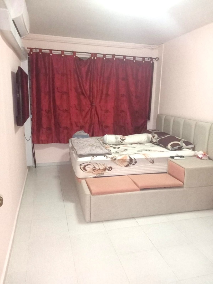 (Category: ) located in . Submitted by your_rental_specialist (Listing ID 1437421999, Image 1). Description: .