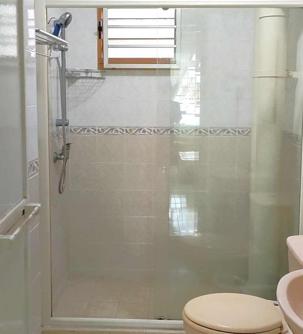 (Category: ) located in . Submitted by your_rental_specialist (Listing ID 1437534673, Image 1). Description: .