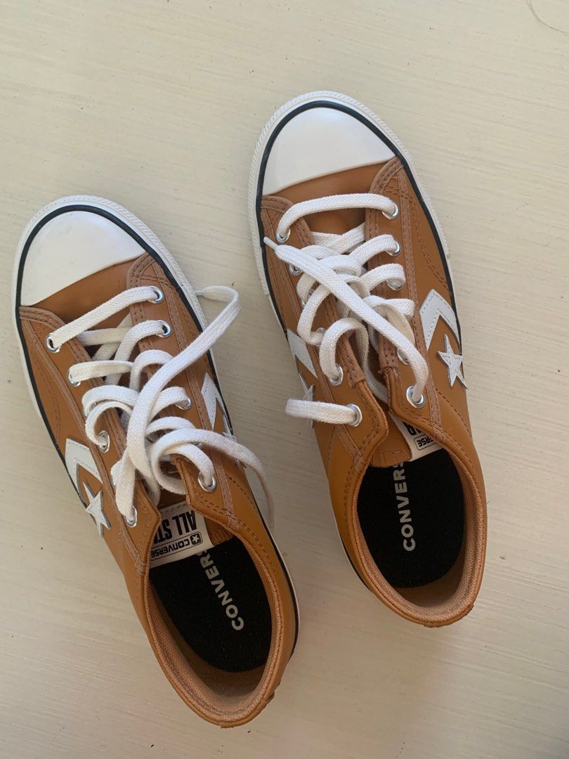 Converse All Star leather (Category: Sneakers) located in San Luis. Submitted by dialopez (Listing ID 1437449108, Image 1). Description: .