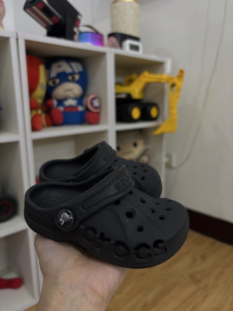 Crocs baya clogs (Category: Babies & Kids Fashion) located in Valenzuela. Submitted by cmdgbaby (Listing ID 1437506074, Image 2). Description: Crocs baya clogs Size C6 Bought for ₱2,400 No issues, still in great condition..