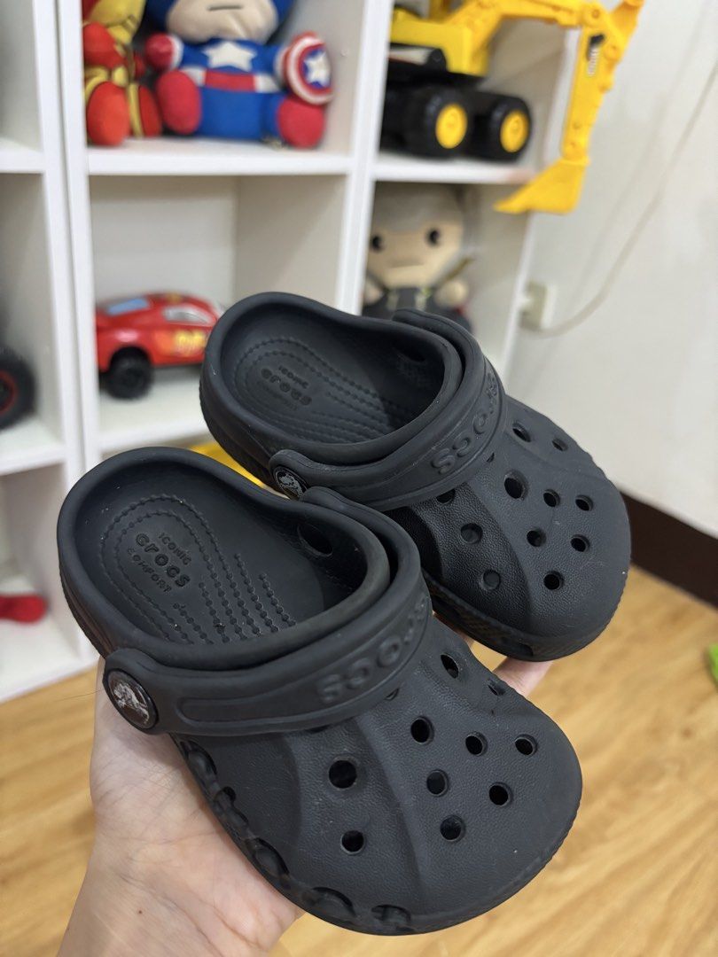 Crocs baya clogs (Category: Babies & Kids Fashion) located in Valenzuela. Submitted by cmdgbaby (Listing ID 1437506074, Image 3). Description: Crocs baya clogs Size C6 Bought for ₱2,400 No issues, still in great condition..
