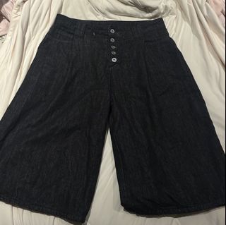 (Category: ) located in . Submitted by _ckyy (Listing ID 1436745756, Image 1). Description: .