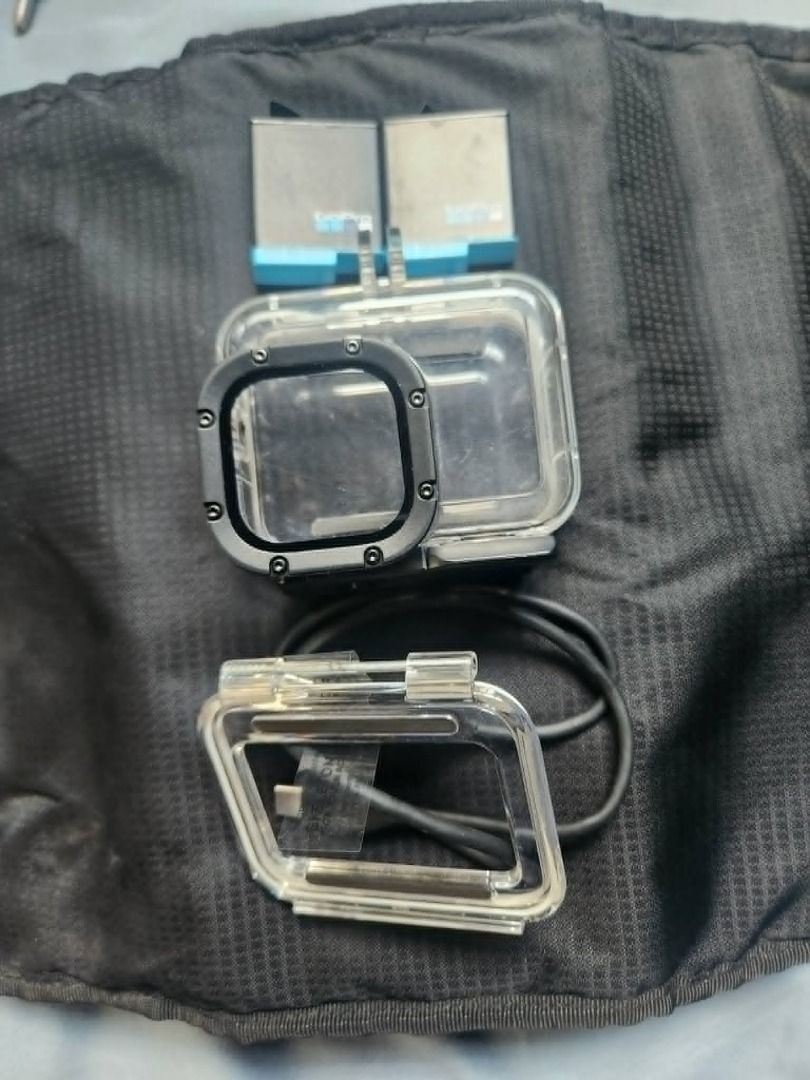 Dead Gopro with accessories and Manfrotto Off Road Camera Bag (Category: Camera Bags & Carriers) located in Caloocan City. Submitted by angeloramos2021 (Listing ID 1437452021, Image 2). Description: - Manfrotto Off Road Bag for Gopro - with accessories for gopro (underwater case) - gopro handle and batteries - dead gopro, won't power on Cash/gcash Loc: North Caloocan.