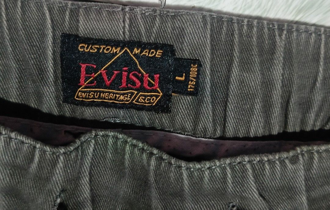 Evisu jogger pants (Category: Joggers) located in Zaragoza. Submitted by kinghalili71957 (Listing ID 1437576718, Image 3). Description: .
