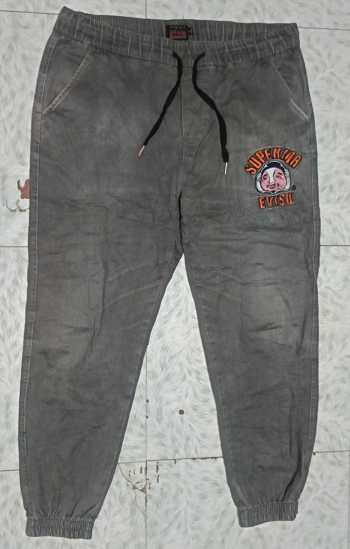Evisu jogger pants (Category: Joggers) located in Zaragoza. Submitted by kinghalili71957 (Listing ID 1437576718, Image 1). Description: .