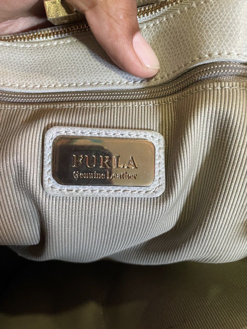 FURLA TOWAY CROSSBODY BAG (Category: Luxury Bags & Wallets) located in Iloilo. Submitted by sweaythrift (Listing ID 1437469739, Image 3). Description: NWT Furla Textured Metropolis Leather Satchel Purse Light Grey .