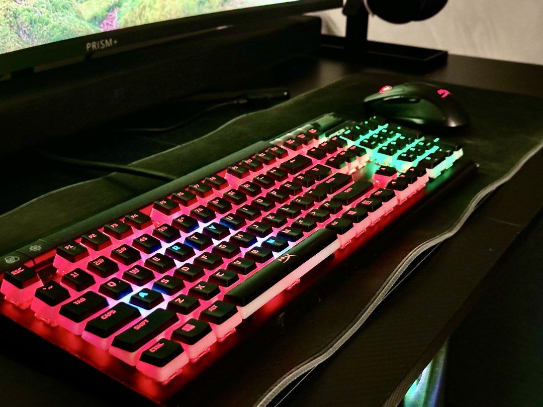 Gaming PC Setup - Monitor, PC, Keyboard, Chair452467554716887043