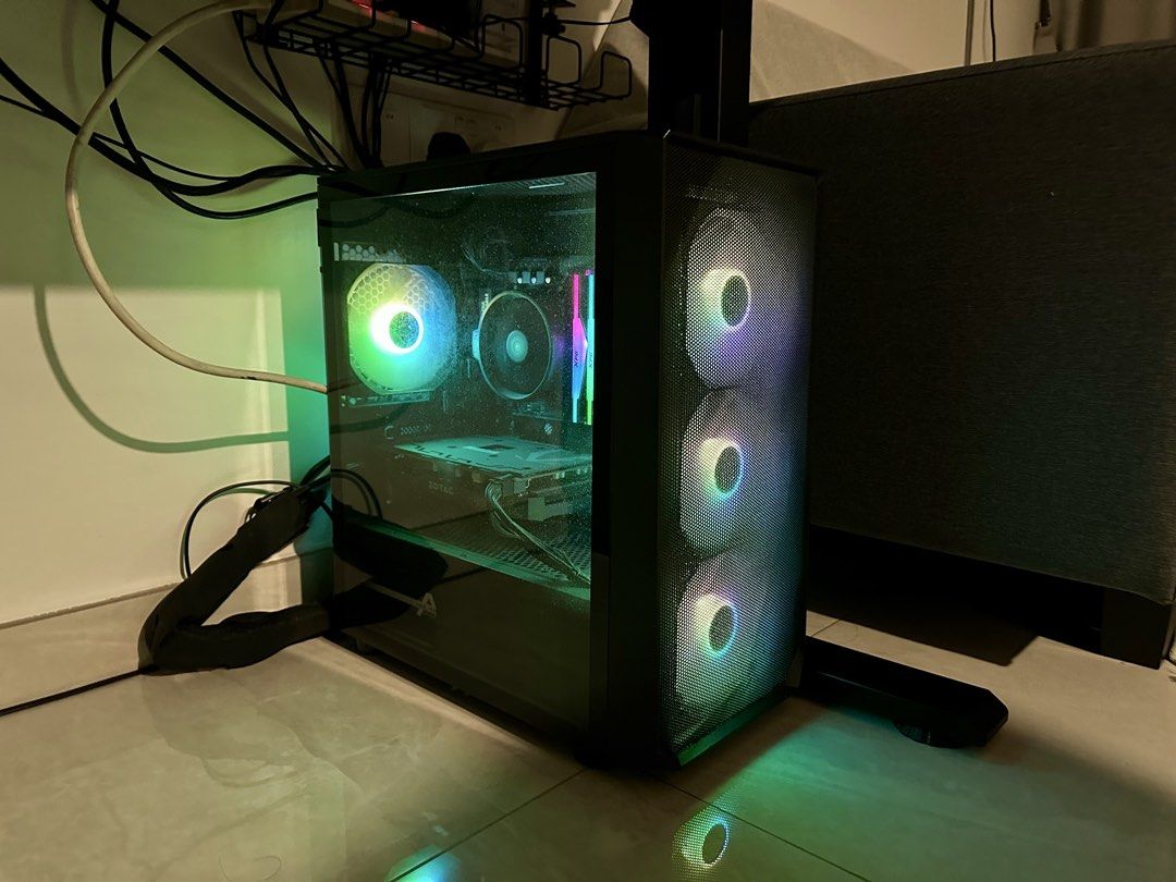 Gaming PC Setup - Monitor, PC, Keyboard, Chair452467554716887041