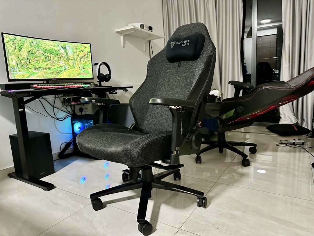 Gaming PC Setup - Monitor, PC, Keyboard, Chair452467554716887044