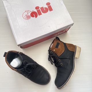 (Category: ) located in . Submitted by gccwardrobe (Listing ID 1437443691, Image 1). Description: .