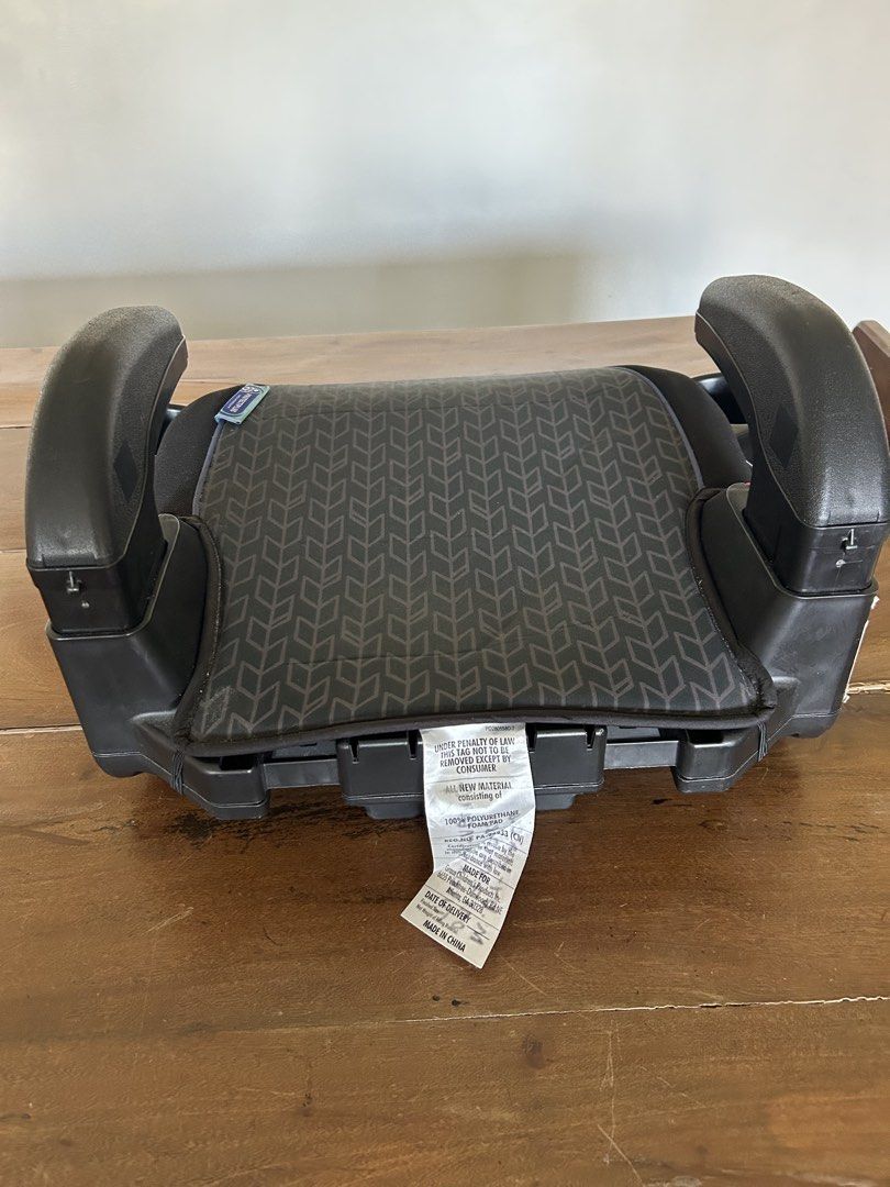 Graco Booster Car Seat 2.0 (Category: Car Seats) located in Taguig. Submitted by mdinvestbuildtrade (Listing ID 1437482613, Image 3). Description: - Graco booster car seat bought in San Diego - Stylish black and red design - Includes two cup holders - Comfortable padded armrests - Attractive patterned seat - Graco logo visible - In excellent, ready-to-use condition Pick up in McKinley Hill Taguig .