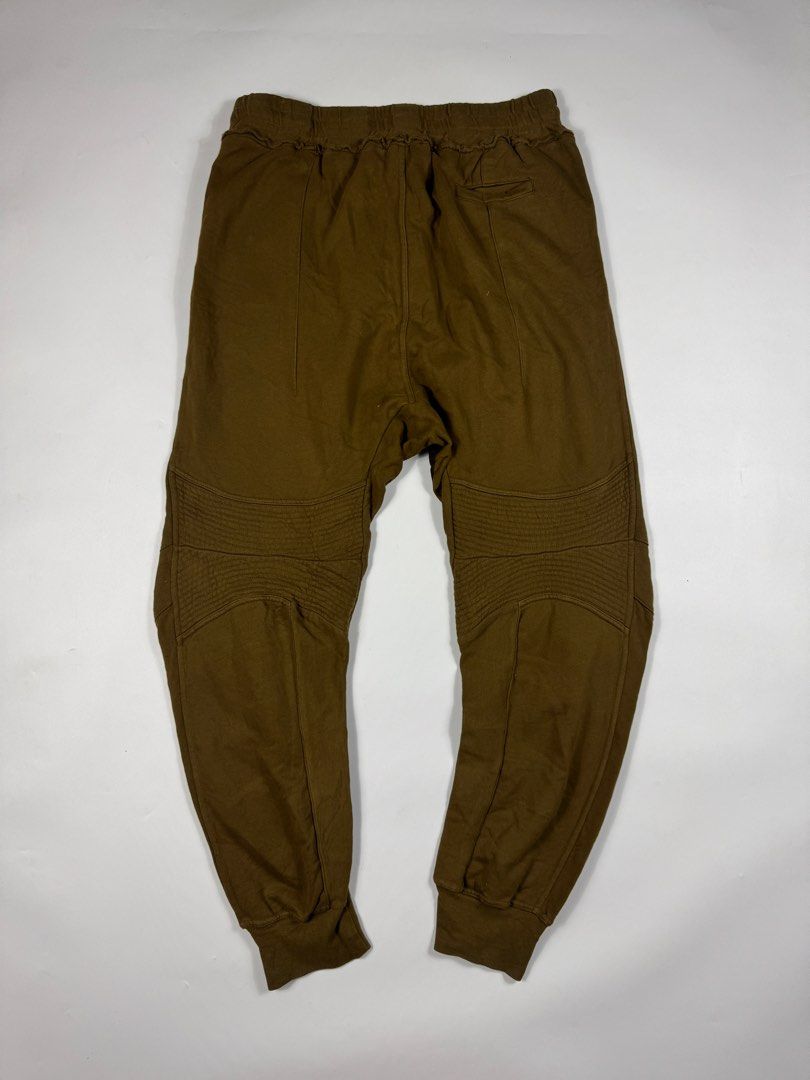 Haider Ackermann Brown Perth Moonshape Lounge Pants (Category: Joggers) located in Iloilo. Submitted by 50houndidz (Listing ID 1437405372, Image 2). Description: Haider Ackermann Brown Perth Moonshape Lounge Pants excellent no issue size: xl measurements: 32 waistline 41 length 5 leg opening dm for more questions .