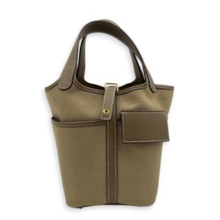 (Category: ) located in . Submitted by carousellluxury (Listing ID 1433844282, Image 1). Description: .