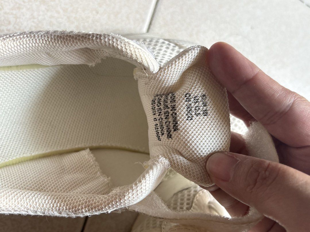 H&M White Sneakers US 12.5 (Category: Babies & Kids Fashion) located in Manila. Submitted by gratchieee (Listing ID 1437433527, Image 3). Description: - H&M white sneakers - Mesh upper - Velcro strap closure - Clean and ready to wear - Perfect for everyday use.