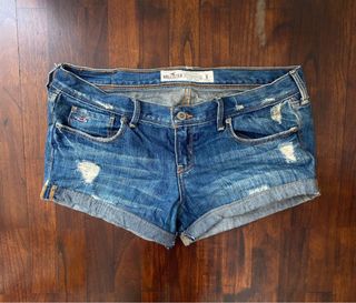 (Category: ) located in . Submitted by roros_closet (Listing ID 1437547212, Image 1). Description: .