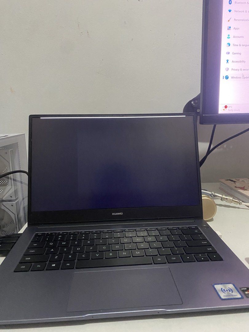 Huwawei D14 (Category: Laptops & Notebooks) located in Alicante. Submitted by nocturneapparel (Listing ID 1437515698, Image 2). Description: Huawei MateBook D14 Laptop Ryzen 5 3500U | 8GB RAM | 512GB SSD 💸 ₱11,500 Negotiable ✅ Smooth performance for school, work, browsing, streaming, and light gaming ✅ Works perfectly when connected to an external monitor via HDMI ✅ Fast boot and responsive performance ✅ Original charger included Specs: • AMD Ry