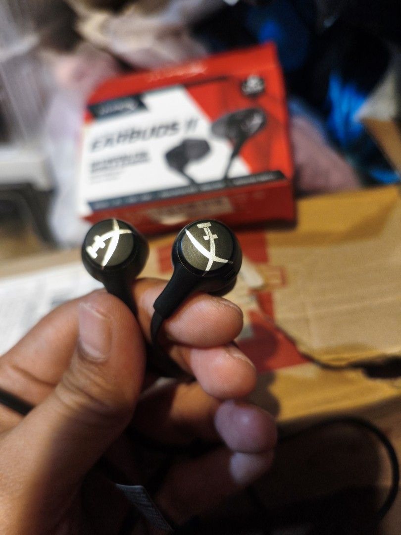 Hyper X Cloud Earbuds II Wired Earphones w/ Mic almost new (Category: Earphones) located in Cavite. Submitted by cappfinds86177 (Listing ID 1437539934, Image 2). Description: opened for testing only cod lalamove or shipping.