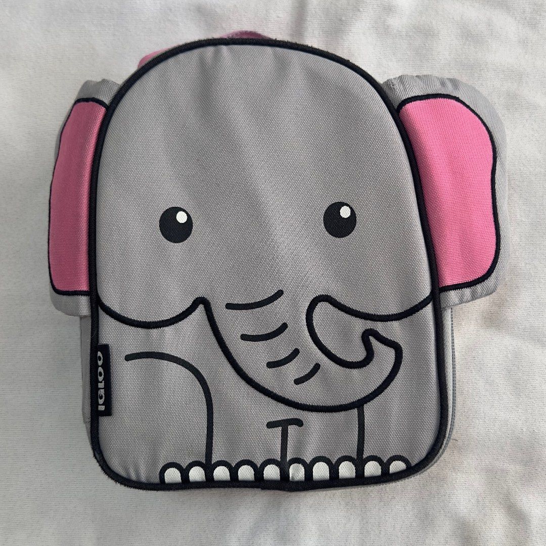Igloo Elephant Lunch Bag (Category: Food Organization & Storage) located in General Trias. Submitted by melona_mae (Listing ID 1437451617, Image 1). Description: Cute elephant lunch bag in grey & pink—perfect for school meals and snacks 🥪💗 *Condition: Strap looks worn out. Inside has scuffs and stains 🍀Price: ₱150 (GCash only) ⭐️ RFS: Decluttering 🚚 Lalamove, Grab or J&T only! SF shouldered by buyer 📍 Gen Tri, Cavite Feel free to message me 