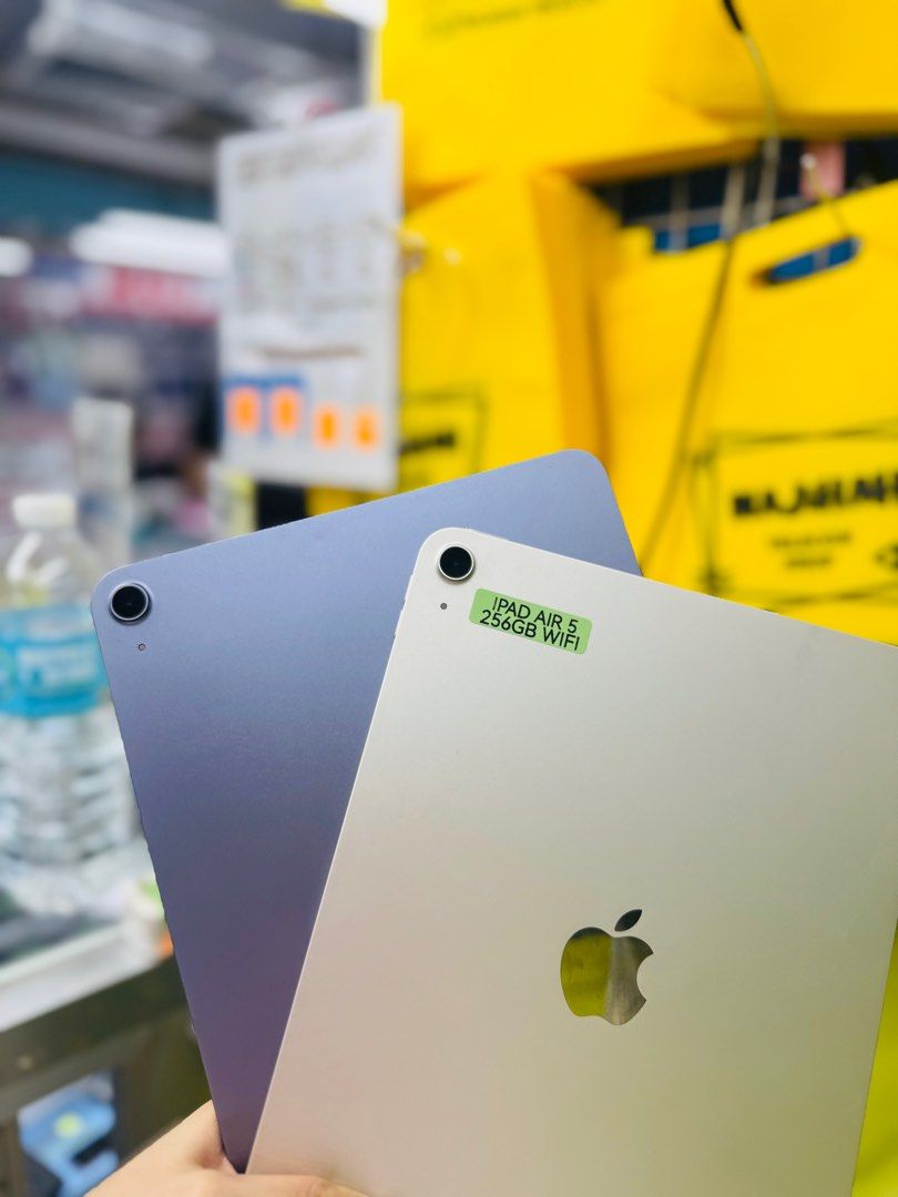 Ipad Air 5 256GB Wifi only No issues M1 chip (Category: iPad) located in San Juan City. Submitted by najihahtelecomshop2018 (Listing ID 1437559756, Image 1). Description: Legit Store | Original unit FOR SALE | TRADE / SWAP ▫️INSTALLMENT thru: 🔸Credit Card (straight / installment) 🔸Ggives / Gcredit + 6% interest 🔸Spay Later + 6% interest (RFS: Buy and Sell any kinds of Gadgets) Description: Ipad Air 5 256GB ( other GB are also available) Wifi o