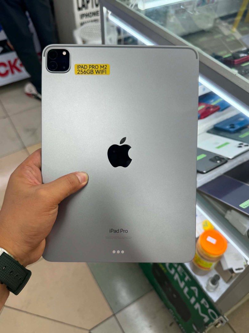 Ipad Pro M2 chip 256GB 11' inch Wifi only no issues (Category: iPad) located in San Juan City. Submitted by najihahtelecomshop2018 (Listing ID 1437559048, Image 1). Description: Legit Store | Original unit FOR SALE | TRADE / SWAP ▫️INSTALLMENT thru: 🔸Credit Card (straight / installment) 🔸Ggives / Gcredit + 6% interest 🔸Spay Later + 6% interest (RFS: Buy and Sell any kinds of Gadgets) Description: Ipad Pro M2 chip 256GB ( other GB are also avai
